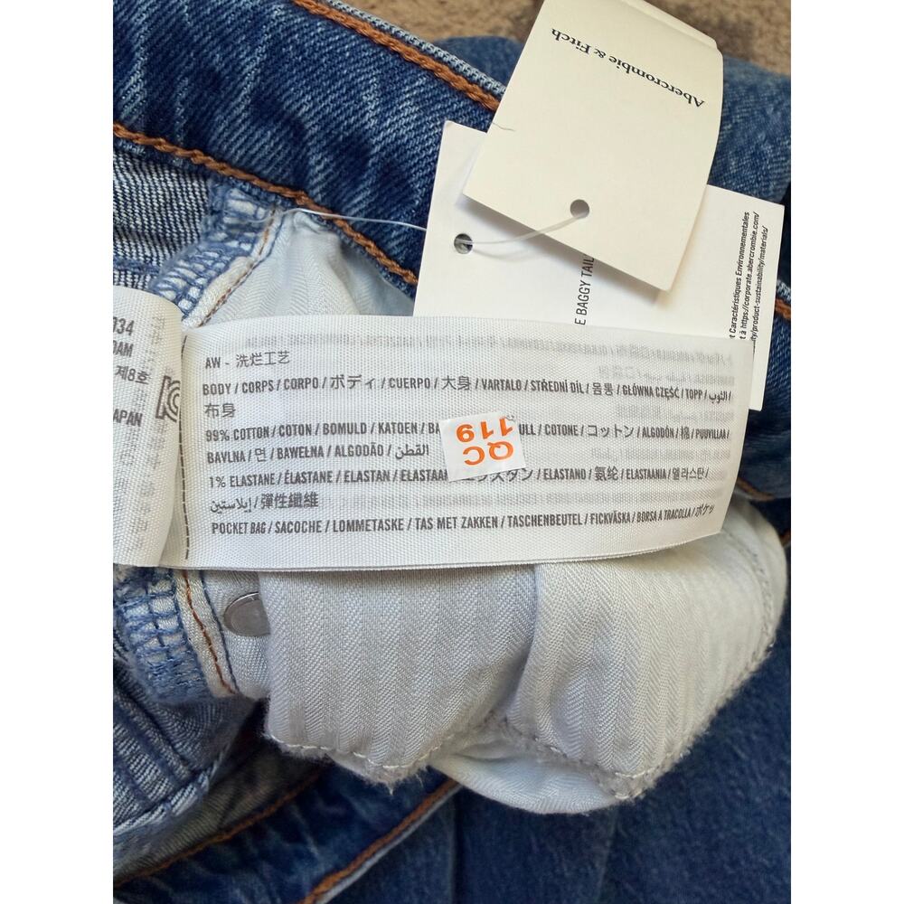 NWT Abercrombie & Fitch Baggy Low Rise Jeans Medium Wash Wide Leg Size 31 - Picture 5 of 7